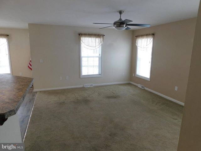 5 SANDPIPER DR, Bechtelsville, PA 19505