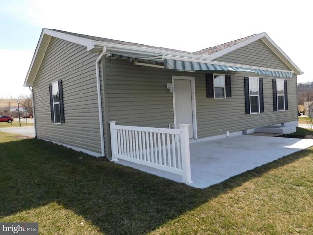 5 SANDPIPER DR, Bechtelsville, PA 19505