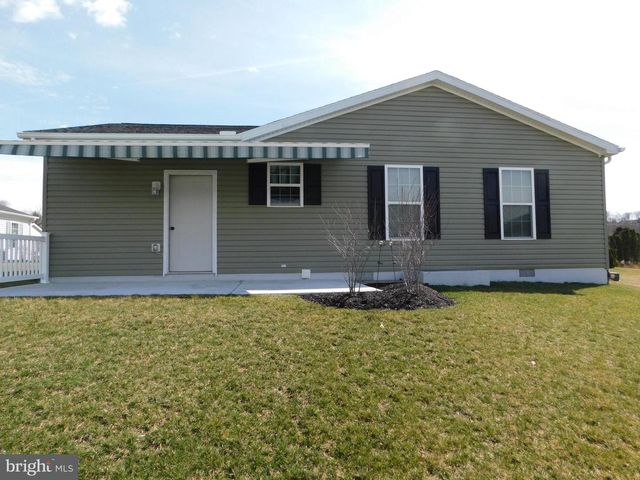 5 SANDPIPER DR, Bechtelsville, PA 19505