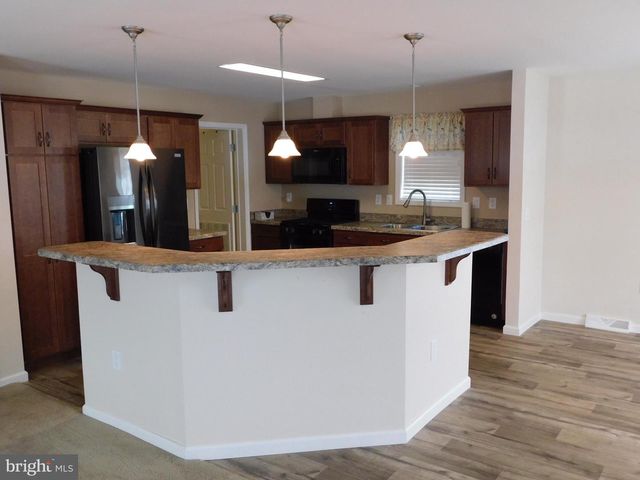 5 SANDPIPER DR, Bechtelsville, PA 19505