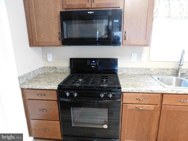 5 SANDPIPER DR, Bechtelsville, PA 19505