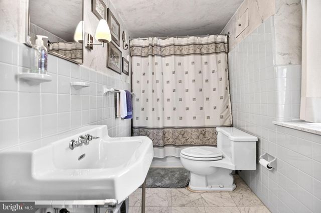 6693 GROVELAND RD, Pipersville, PA 18947