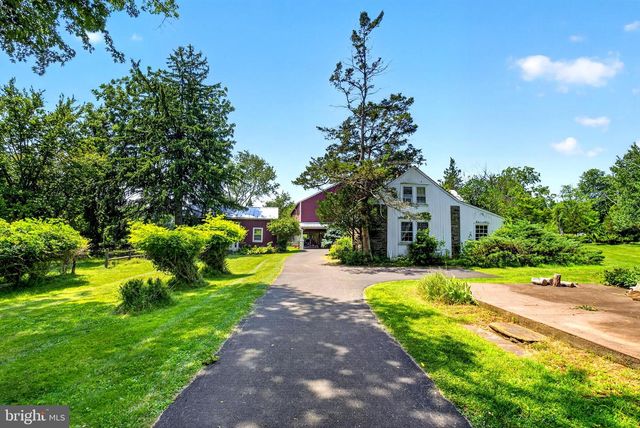 6693 GROVELAND RD, Pipersville, PA 18947
