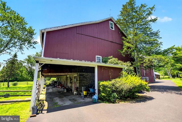 6693 GROVELAND RD, Pipersville, PA 18947