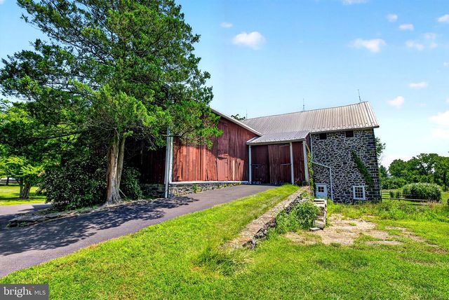 6693 GROVELAND RD, Pipersville, PA 18947