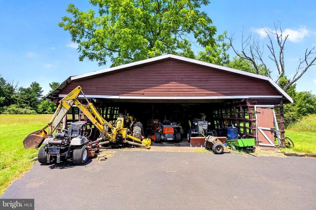 6693 GROVELAND RD, Pipersville, PA 18947