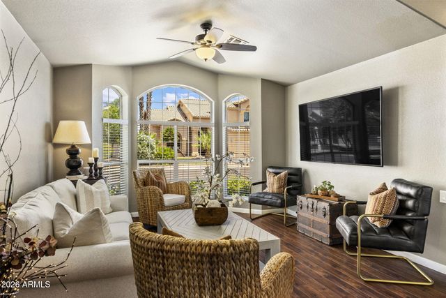 15842 N 7TH Drive, Phoenix, AZ 85023