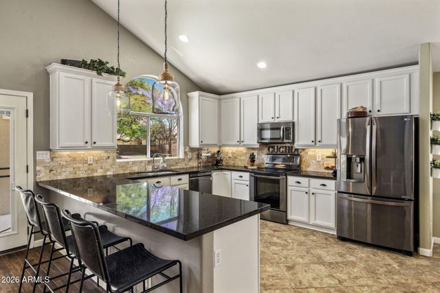 15842 N 7TH Drive, Phoenix, AZ 85023