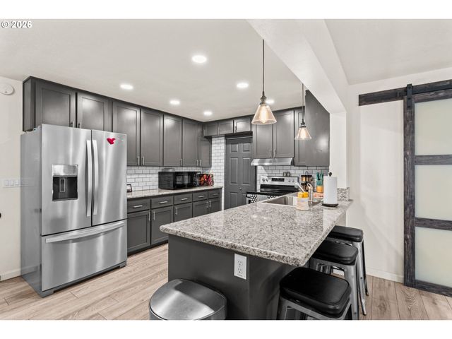 4033 HANNA St, Roseburg, OR 97471