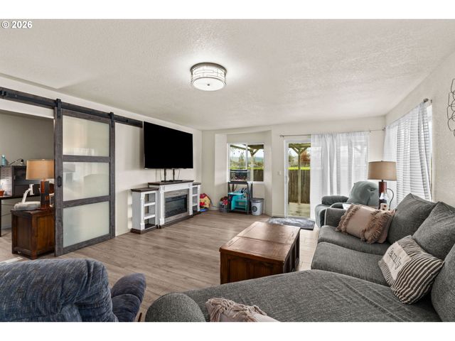 4033 HANNA St, Roseburg, OR 97471