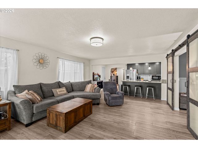 4033 HANNA St, Roseburg, OR 97471