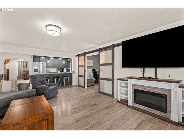 4033 HANNA St, Roseburg, OR 97471