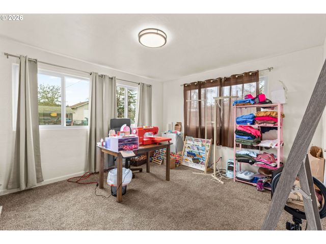 4033 HANNA St, Roseburg, OR 97471