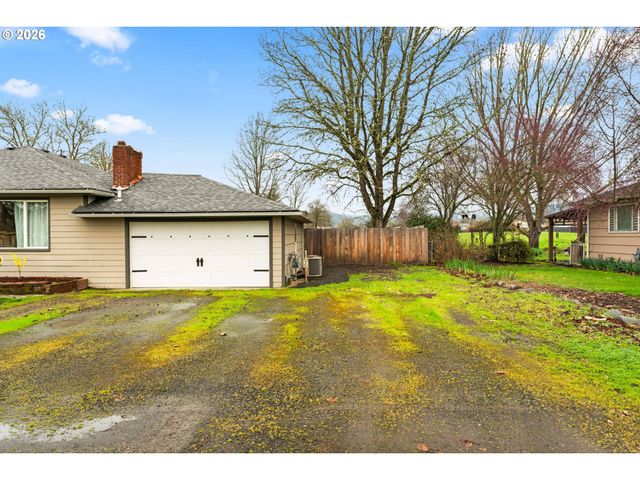 4033 HANNA St, Roseburg, OR 97471