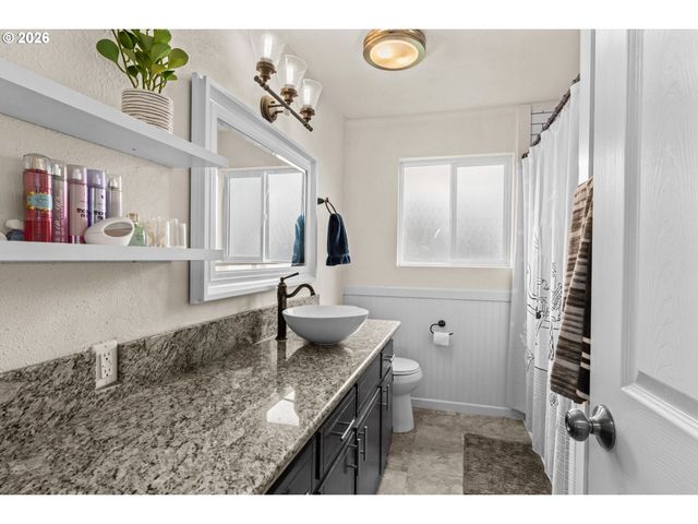 4033 HANNA St, Roseburg, OR 97471