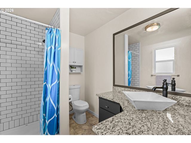 4033 HANNA St, Roseburg, OR 97471