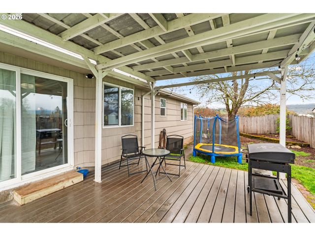 4033 HANNA St, Roseburg, OR 97471