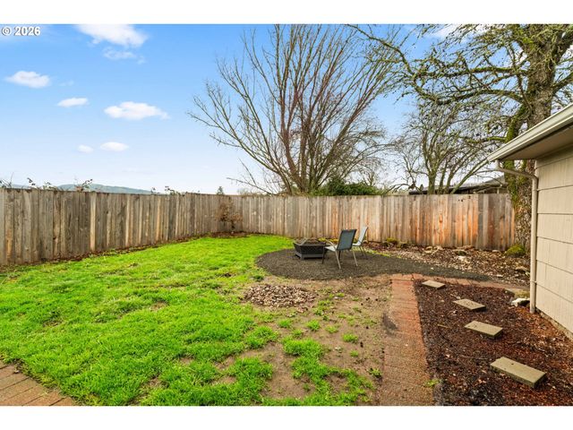 4033 HANNA St, Roseburg, OR 97471