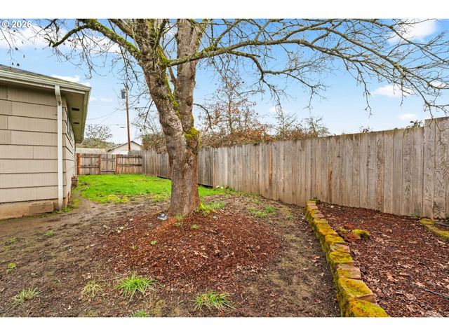 4033 HANNA St, Roseburg, OR 97471