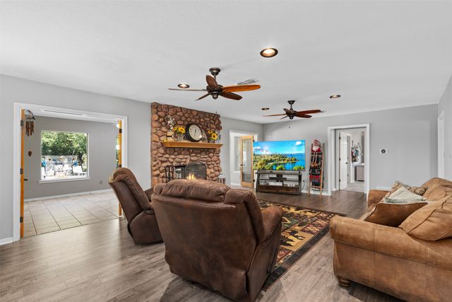 104 Fossil Court, Springtown, TX 76082