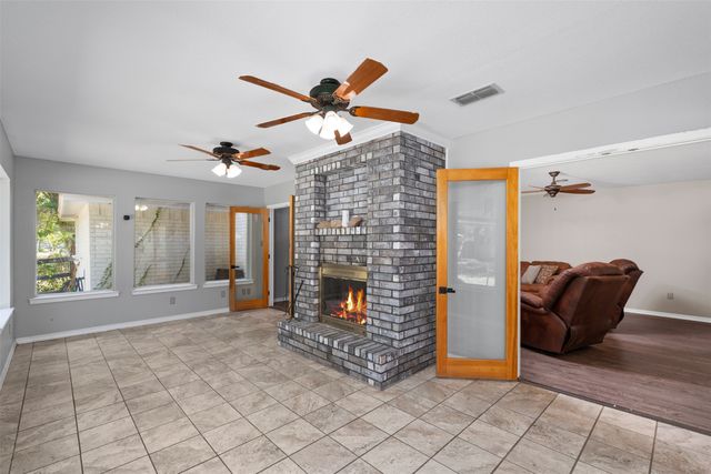 104 Fossil Court, Springtown, TX 76082