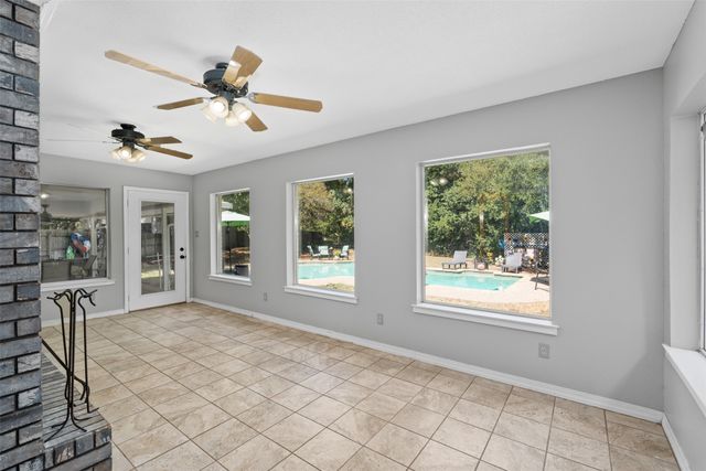 104 Fossil Court, Springtown, TX 76082