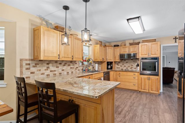 104 Fossil Court, Springtown, TX 76082