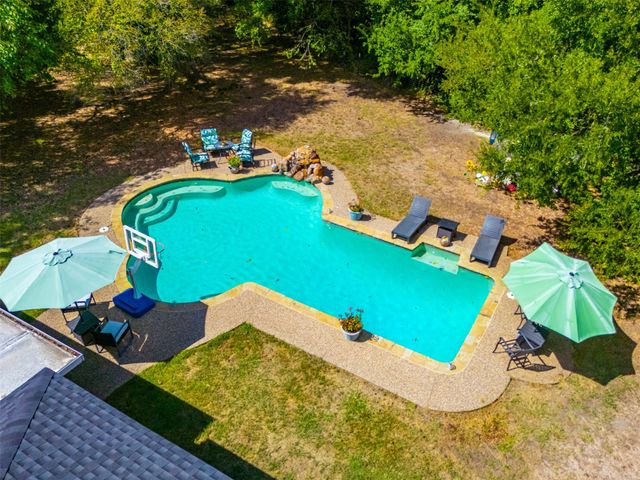 104 Fossil Court, Springtown, TX 76082