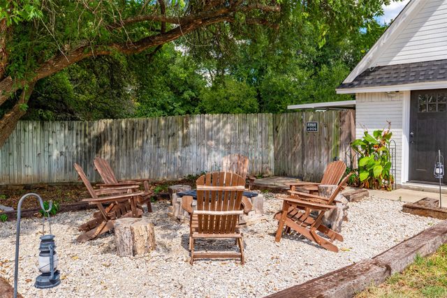 104 Fossil Court, Springtown, TX 76082