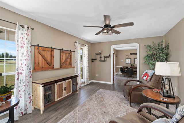 104 Fossil Court, Springtown, TX 76082