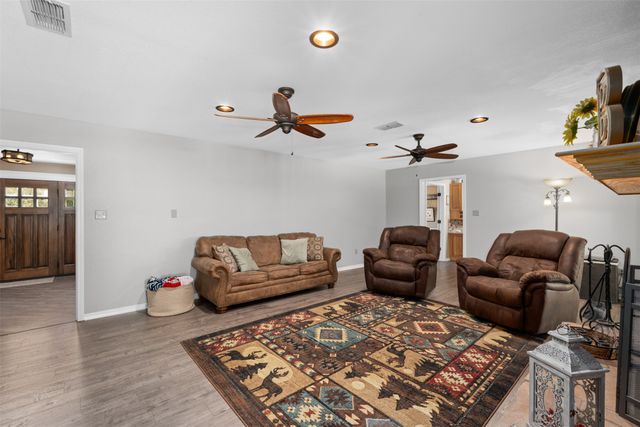104 Fossil Court, Springtown, TX 76082