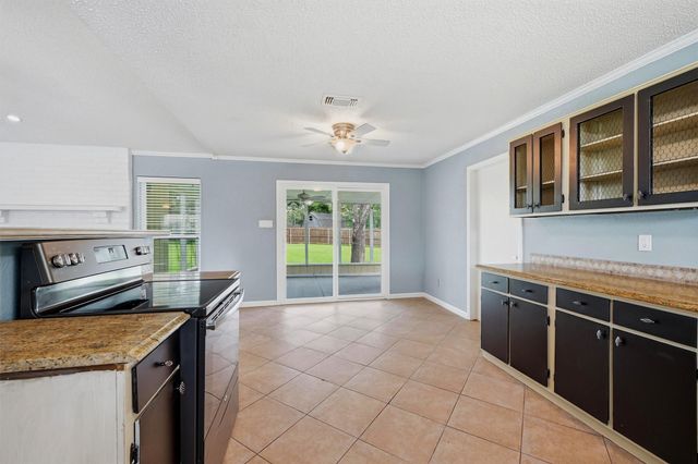 103 Seminole Drive, Gainesville, TX 76240
