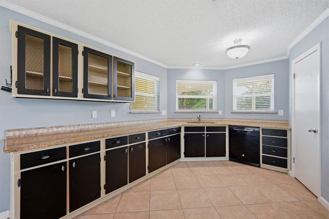 103 Seminole Drive, Gainesville, TX 76240