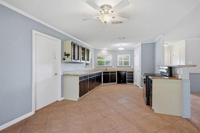 103 Seminole Drive, Gainesville, TX 76240