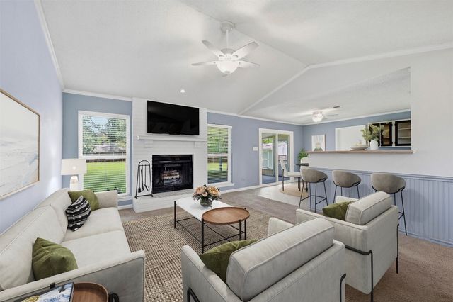 103 Seminole Drive, Gainesville, TX 76240