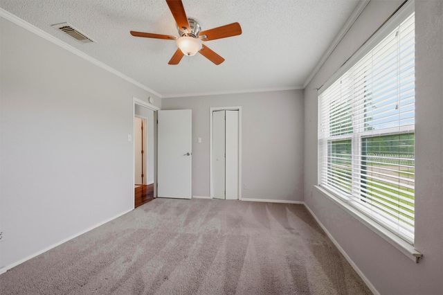103 Seminole Drive, Gainesville, TX 76240