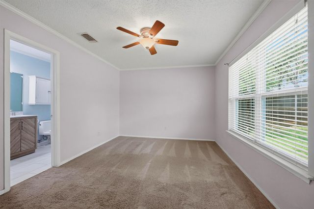 103 Seminole Drive, Gainesville, TX 76240