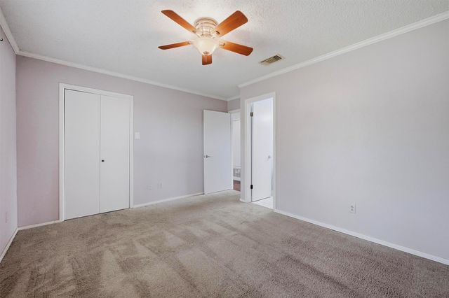 103 Seminole Drive, Gainesville, TX 76240