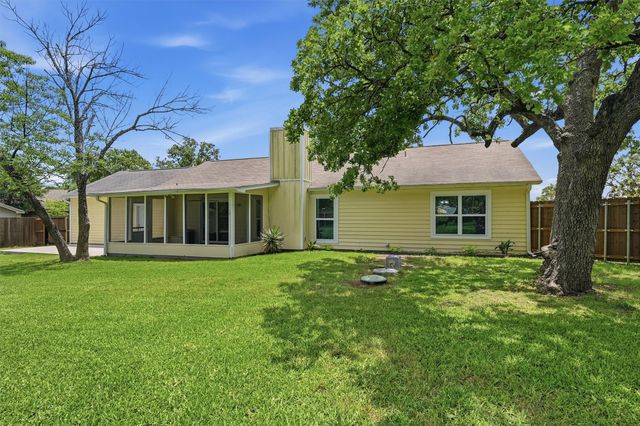 103 Seminole Drive, Gainesville, TX 76240