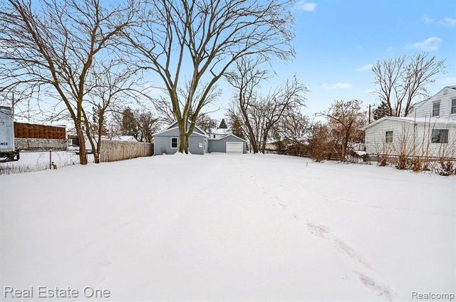 20801 Elroy Avenue, Warren, MI 48089