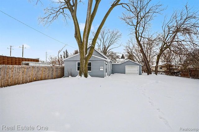 20801 Elroy Avenue, Warren, MI 48089