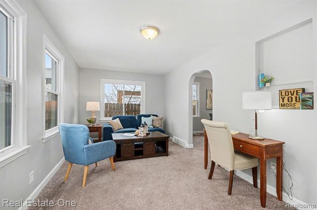 20801 Elroy Avenue, Warren, MI 48089