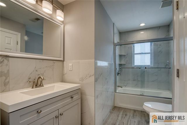 25 Haag Street, Sayreville, NJ 08872