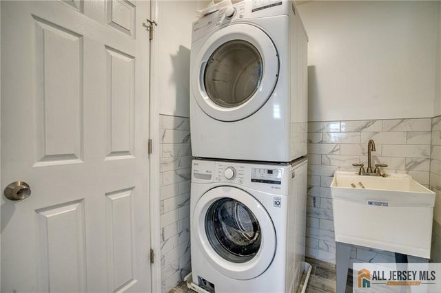 25 Haag Street, Sayreville, NJ 08872