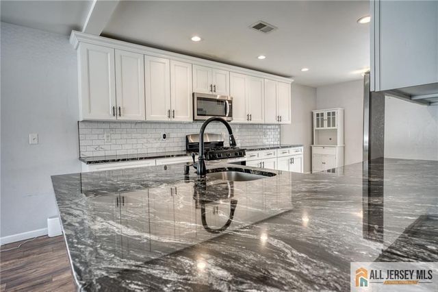 25 Haag Street, Sayreville, NJ 08872