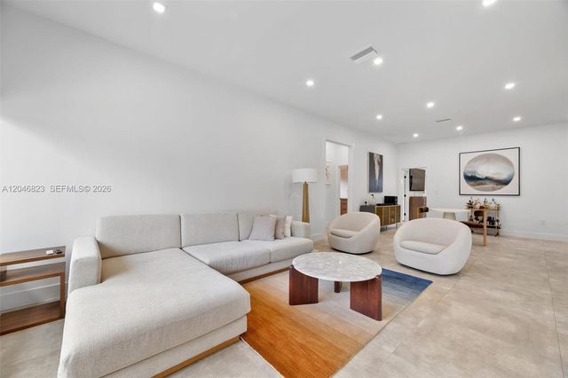 95 NW 52nd St, Miami, FL 33127