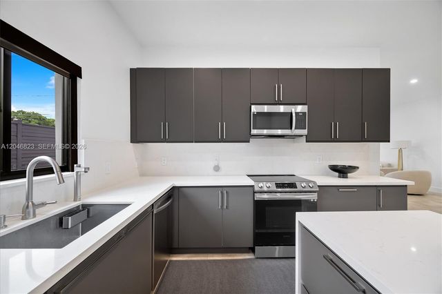 95 NW 52nd St, Miami, FL 33127