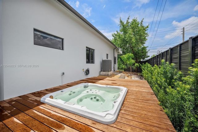 95 NW 52nd St, Miami, FL 33127