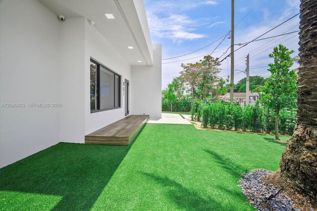 95 NW 52nd St, Miami, FL 33127