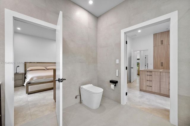 95 NW 52nd St, Miami, FL 33127